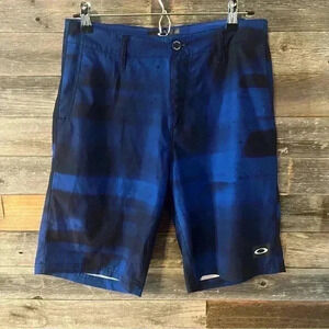 OAKLEY EYEWEAR FUNCTIONAL SYSTEM SHORTS MENS SIZE 30 BLUE/BLACK
